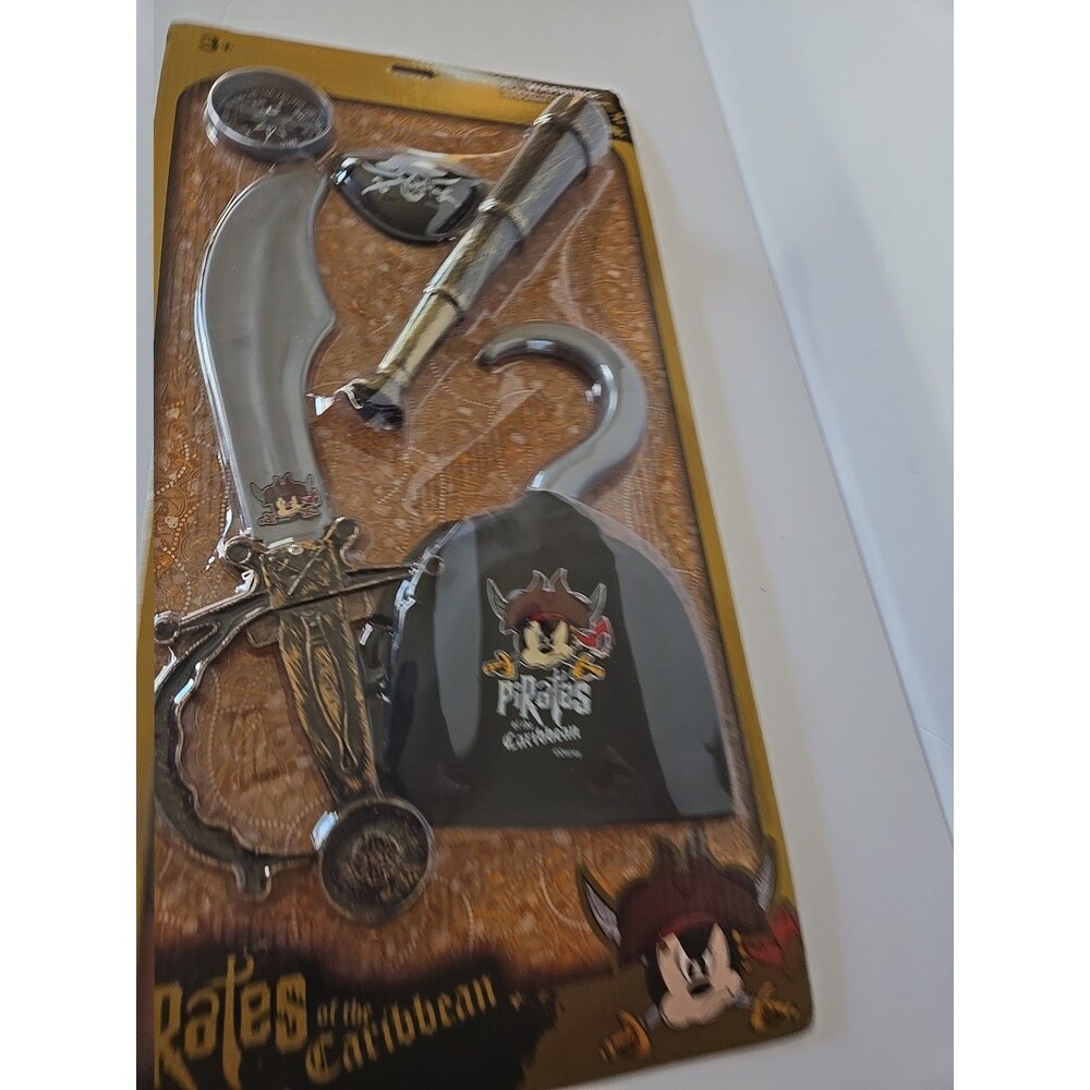 Walt Disney World Pirates of the Caribbean Captain Playset NEW Patch Sword Hook - Picture 6 of 9